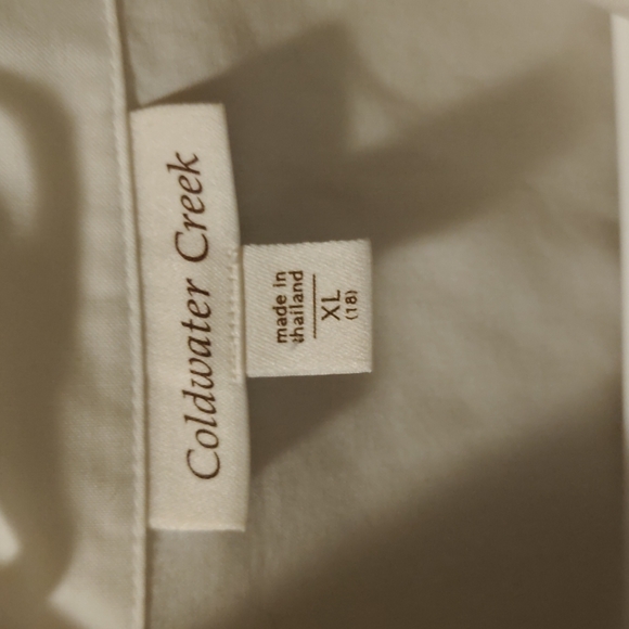 White blouse - Picture 2 of 2